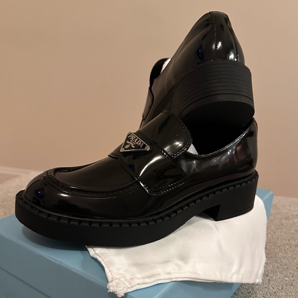 NEW PRADA Black Patent Leather Loafers Size 39 - Picture 6 of 10